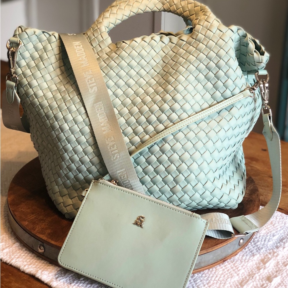 Steve Madden Green Shoulder Bag Elegant Design